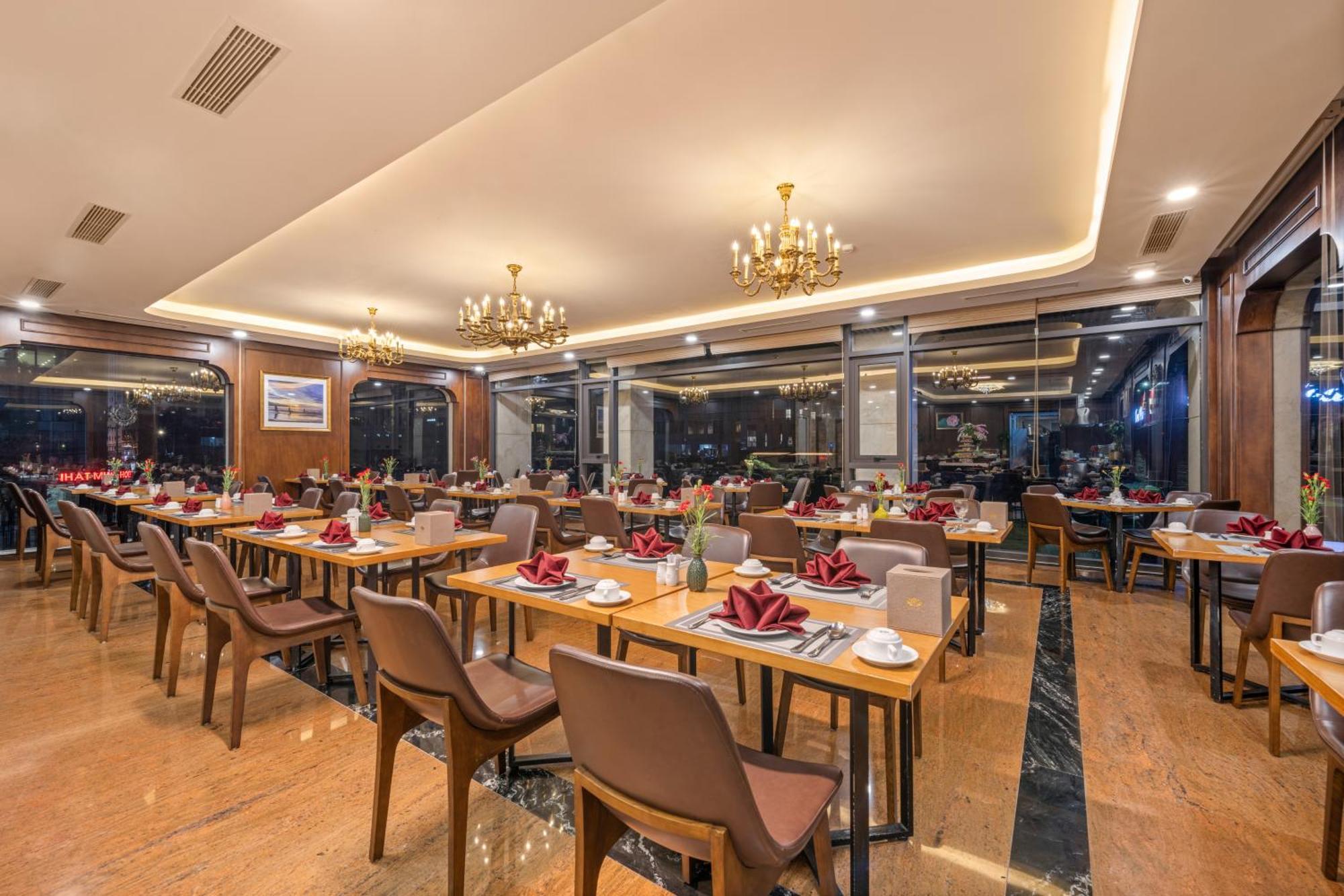 Golden Lotus Hotel Da Nang - Rooftop Bar Sea View Екстер'єр фото