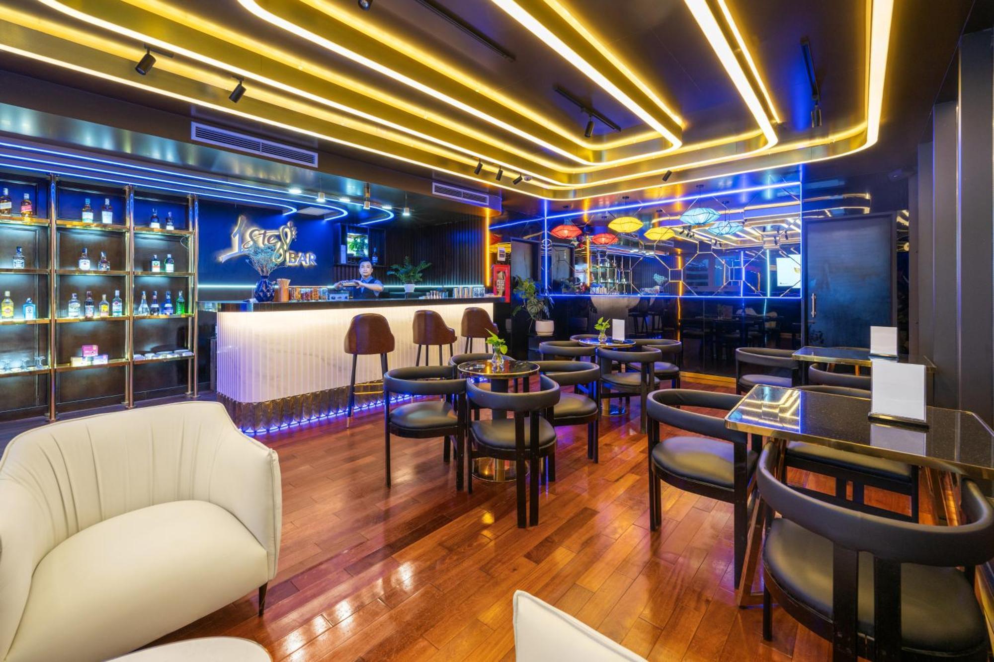 Golden Lotus Hotel Da Nang - Rooftop Bar Sea View Екстер'єр фото